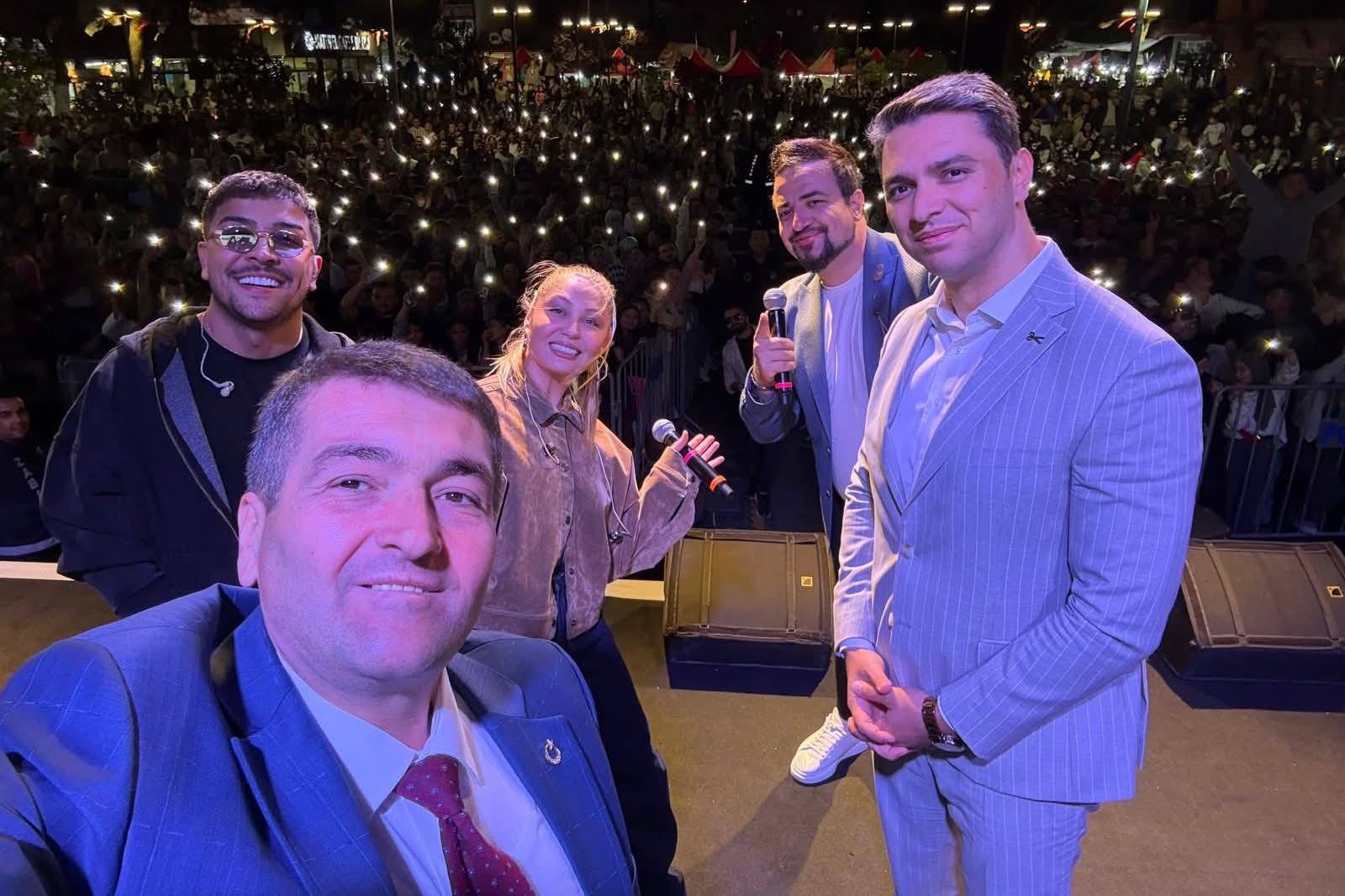 Saruhanlı  Sıla Şahin & Samet Kardeşler Konser Sunumu Sunucu Volkan Erel