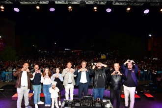 Yener Çevik Konseri Sunucu Volkan Erel / Yener Çevik Sunucu Volkan Erel / Festival Konser Sunucusu